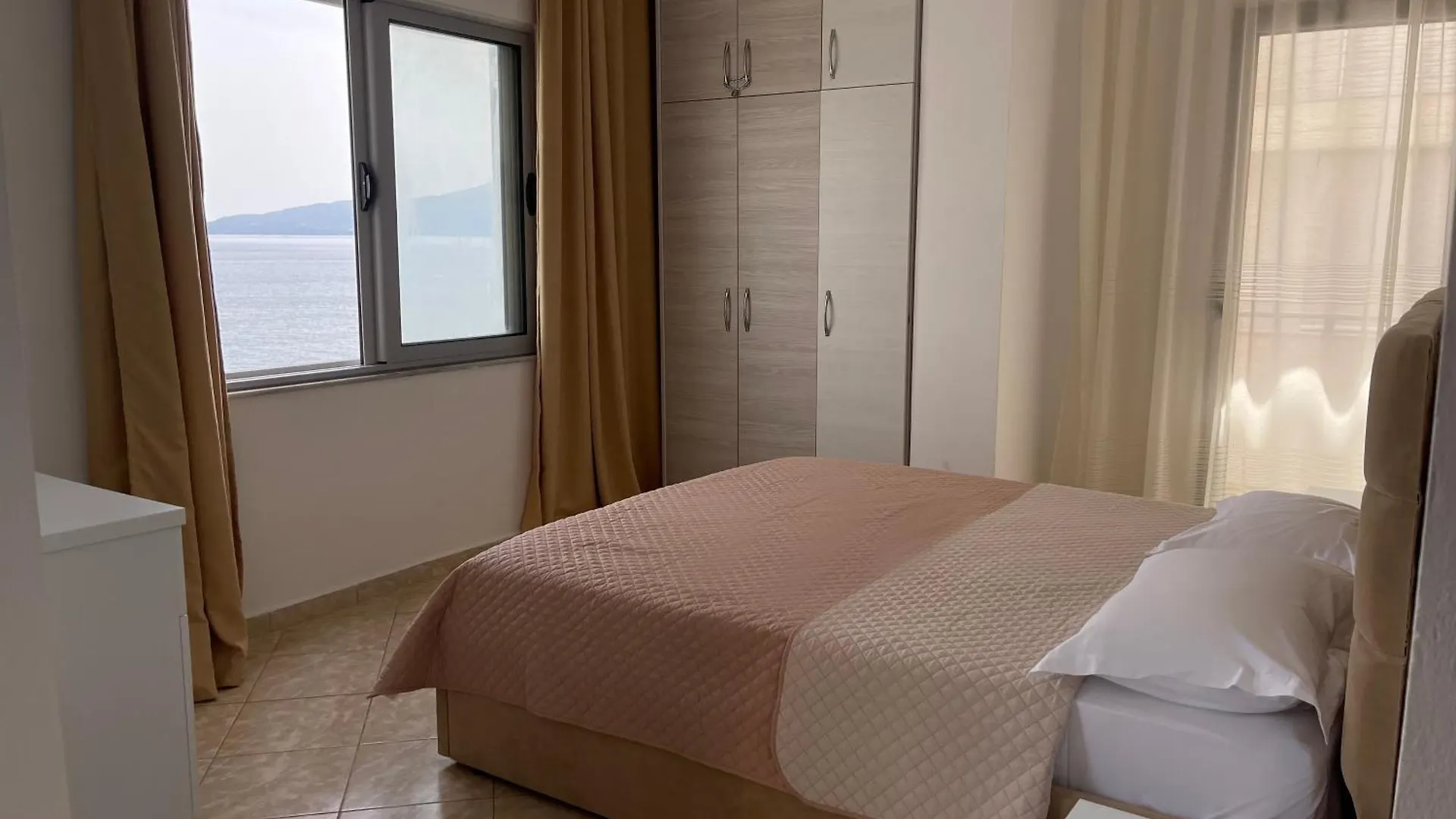 Estivo Seaview Apartment Sarande 0*,
